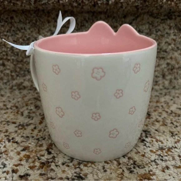 BNWT Miffy Pink and White Ceramic Mug - Picture 2 of 2